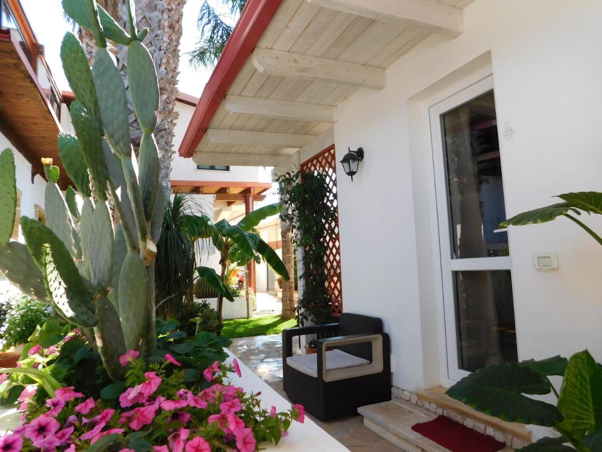 Villa Raggio Di Sole Parcheggio Privato Porto Cesareo Bagian luar foto