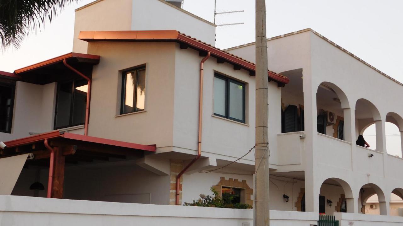 Villa Raggio Di Sole Parcheggio Privato Porto Cesareo Bagian luar foto