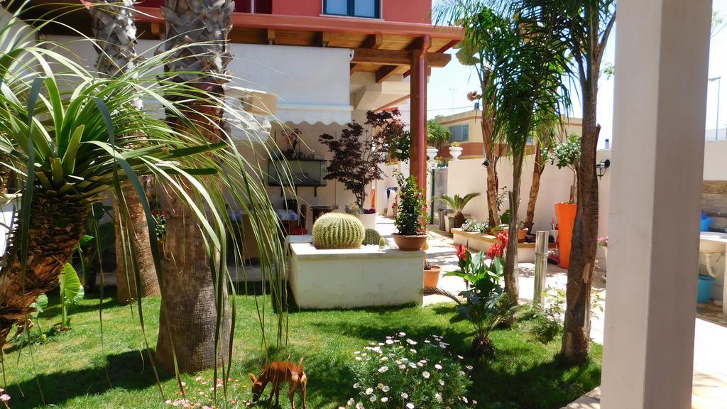 Villa Raggio Di Sole Parcheggio Privato Porto Cesareo Bagian luar foto