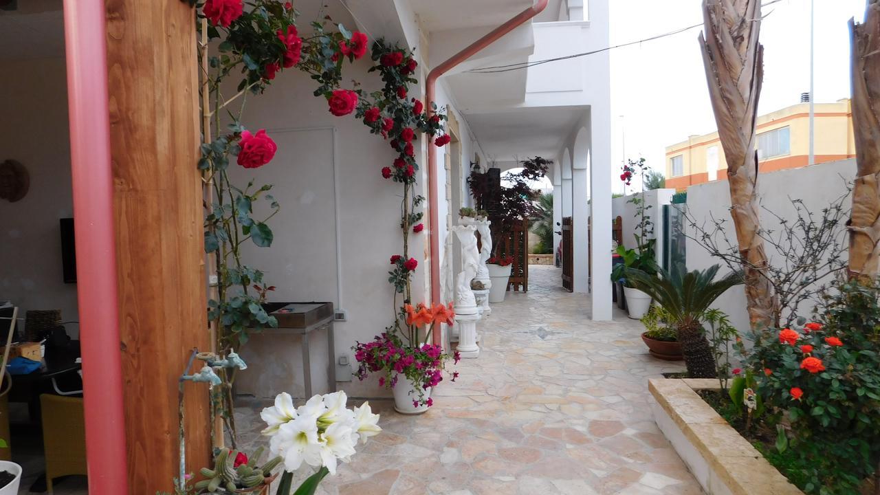 Villa Raggio Di Sole Parcheggio Privato Porto Cesareo Bagian luar foto