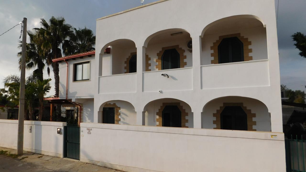 Villa Raggio Di Sole Parcheggio Privato Porto Cesareo Bagian luar foto